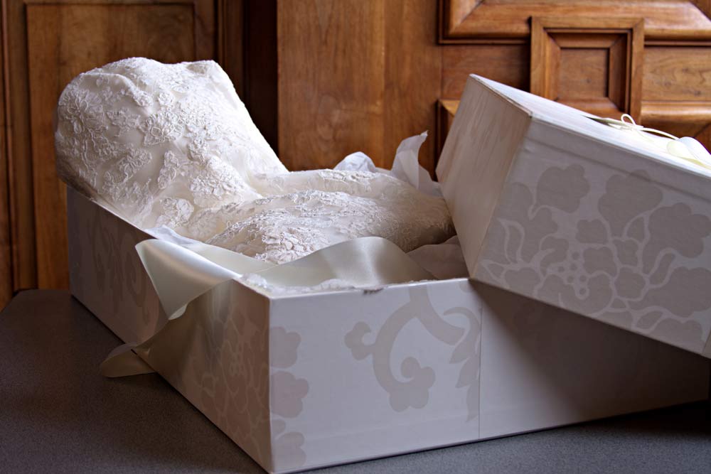 Why You Shouldn't Store Your Wedding Dress in a Vacuum Bag – MyDressbox  Australia
