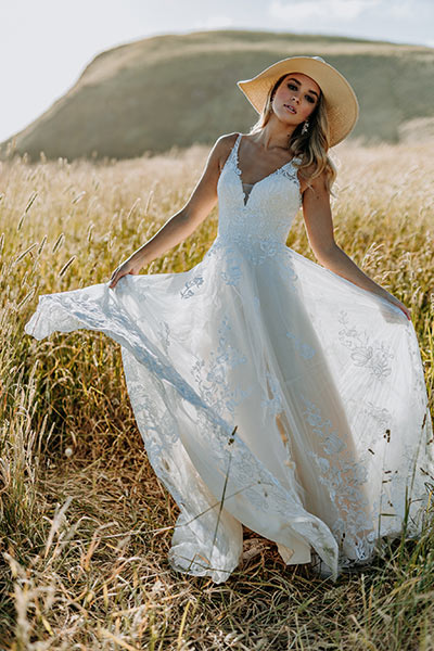 Romantic wedding dress | Bridal gowns | Leah S Design Bridal